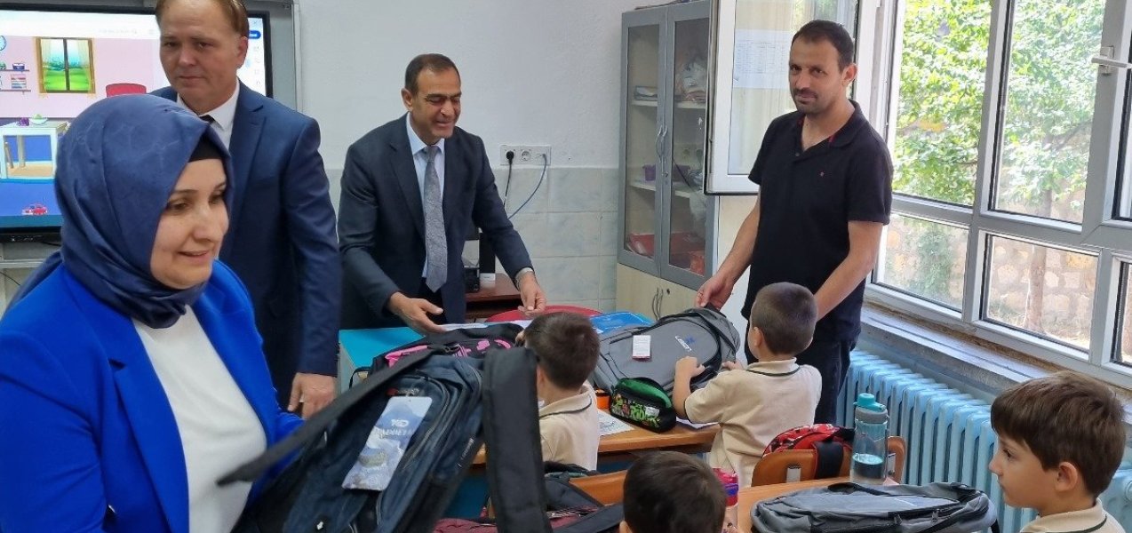 Belediye Başkanı İsmail GÜZEL ve İl Milli Eğitim Şube Müdürü Gülizar ERGİN ile Göre Kasabası Okullarını Ziyaret Etti