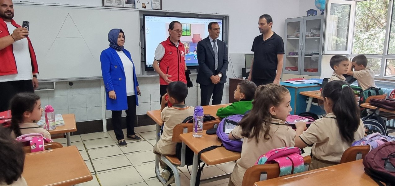 Belediye Başkanı İsmail GÜZEL ve İl Milli Eğitim Şube Müdürü Gülizar ERGİN ile Göre Kasabası Okullarını Ziyaret Etti