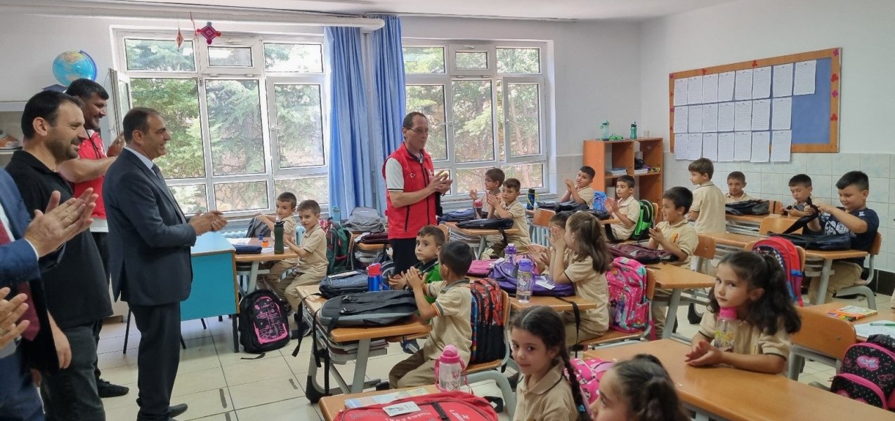Belediye Başkanı İsmail GÜZEL ve İl Milli Eğitim Şube Müdürü Gülizar ERGİN ile Göre Kasabası Okullarını Ziyaret Etti